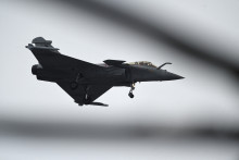 Un Rafale en vol lors du Salon du Bourget en 2019