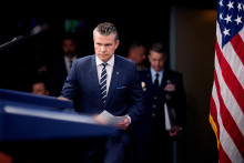 Le secrétaire américain à la Défense, Pete Hegseth