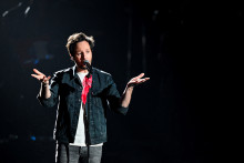 Le chanteur Vianney, le 9 février 2024, lors des Victoires de la Musique à la Seine Musicale à Boulogne-Billancourt (Hauts-de-Seine).