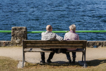 Les retraités de la fonction publique d'État pourront de nouveau profiter des chèques-vacances.