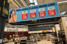 Une publicité comparative dans un magasin.
