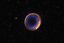 Image des restes d'une étoile morte dans une double explosion