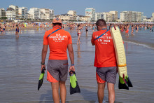 Des sauveteurs en mer, aux Sables-d'Olonne, le 11 août 2024 (photo d'illustration).