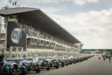 Les bolides des années 20 au départ de la 11è édition de Le Mans Classic