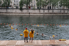 Des maîtres nageurs surveillent la baignade au Point Marie