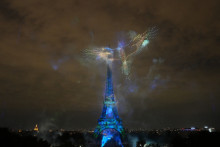 Feu d'artifice au-dessus de la tour Eiffel, ce 14 juillet 2025.