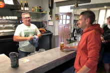 Christophe accueille les chauffeurs routiers à la Marmite de Limay (Yvelines)
