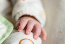 Un bébé dans un hôpital (illustration).