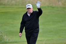 Donald Trump sur un parcours de golf en Écosse, le samedi 26 juillet 2025.