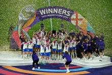 La joie des Anglaises, après la finale de l'Euro féminin, le dimanche 27 juillet 2025.