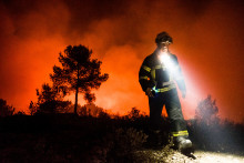 Dans la nuit du 17 au 18 juillet 2025, un incendie dans la commune de Martigues en France.