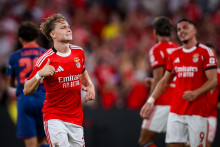 L'attaquant norvégien Andreas Schjelderup a inscrit le 2e but du Benfica Lisbonne, contre Nice, en phase de qualification de Ligue des champions le 12 août 2025.