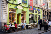 Rue de la Monnaie, à Lille (Nord), où de nombreux restaurants ouvrent chaque année.