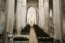 L'abbatiale Notre-Dame de Guîtres, en cours de restauration