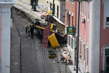 Le funiculaire qui s'est écrasé contre un immeuble à Lisbonne, mercredi 3 septembre 2025.
