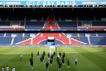 L'équipe de France au Parc des Princes avant son match face à l'Islande, lundi 8 septembre.