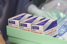 Des boîtes de Leqembi, un nouveau traitement contre la maladie Alzheimer, vendues au Japon