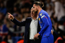 Adrien Rabiot et Didier Deschamps contre l'Islande.