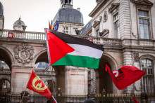 Le drapeau palestinien devant l'Hôtel de ville de Lyon le 18 mars 2025