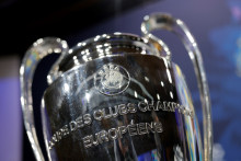 Trophée de la Ligue des champions.