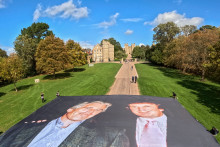 De nouveaux militants anti-Trump sont venus protestés contre la venue du président américain au château de Windsor, prévue le 17 septembre.