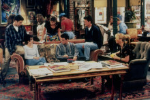 Personnages de la série Friends au café Central Perk