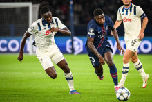 Nuno Mendes, défenseur du PSG, face à l'Atalanta.