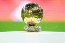 Le trophée du Ballon d'Or exposé à Madrid le 22 octobre 2022