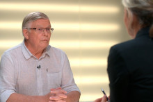 Le docteur Bernard Senet avec Anne-Sophie Lapix sur M6