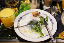 Une assiette dans un restaurant (image d'illustration)