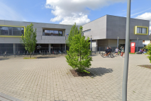 Le collège Robert Schuman de Benfeld (Bas-Rhin), où une enseignante a été poignardée par un élève le 24 septembre 2025.