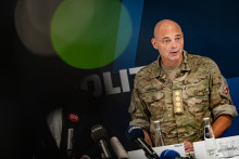 Michael Wiggers Hyldgaard, le chef de la défense danoise, lors d'un point presse en spetembre 2025