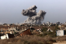 Malgré les négociations, Israël continue de bombarder le Hamas.