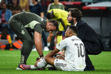 Kylian Mbappé est sorti blessé avec le Real Madrid.