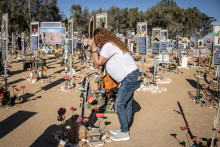 Le 7 octobre 2025, un homage aux victimes du festival Nova, en Israël, deux ans après les attaques
