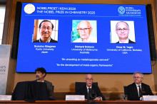 Susumu Kitagawa, Omar M. Yaghi, et Richard Robson ont obtenu le prix Nobel de chimie 2025