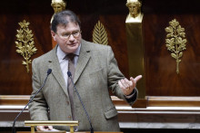 Le député Philippe Gosselin lors de l'examen d'un projet de loi d'urgence pour l'île française de Mayotte, dans l'océan Indien, à l'Assemblée nationale française, à Paris, le 20 janvier 2025.