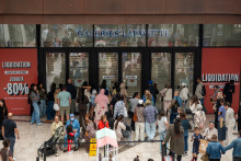 Liquidation aux Galeries Lafayette de Marseille
