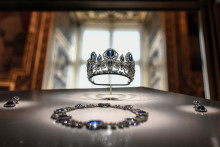 La parure de l'impératrice Eugénie, exposée au Musée du Louvre, le 14 janvier 2020.
