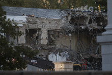 Les travaux pour la construction de la nouvelle salle de bal de Donald Trump ont débuté le 21 octobre 2025