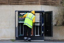 Installation de la fibre optique (illustration).