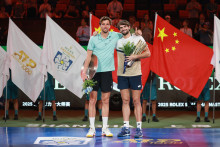 Arthur Rinderknech (à gauche) et Valentin Vacherot (à droite) lors de la finale du Masters 1.000 de Shanghai.