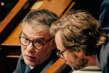 Olivier Faure et Boris Vallaud, à l'Assemblée nationale le 24 octobre 2025