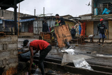 Les opposants à Paul Biya se barricadent à Yaoundé, au Cameroun