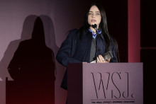 Billie Eilish, octobre 2025, lors de la cérémonie des Innovator Awards du Wall Street Journa