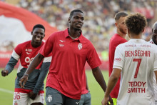 Le milieu de terrain français Paul Pogba en marge d'un match amical de l'AS Monaco contre l'Inter Milan, le 8 août 2025.