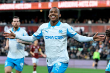 L'ailier brésilien Igor Paixão avec l'OM sur la pelouse de Metz en Ligue 1, le 4 octobre 2025.