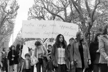 Une manifestation de militantes féministes en faveur du droit à l'avortement à Paris, en 1973.
