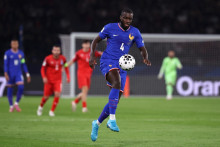 Le défenseur international Dayot Upamecano avec l'équipe de France contre l'Azerbaïdjan lors des éliminatoires du Mondial au Parc des Princes, le 10 octobre 2025.