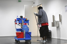 Une femme de ménage (illustration)